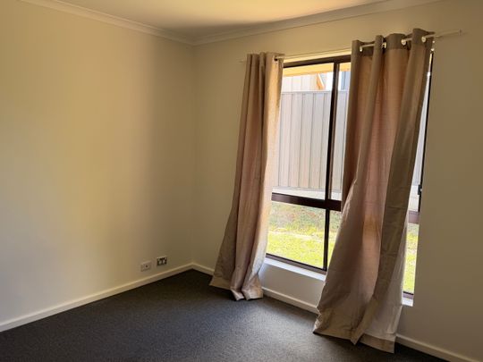 Freshly painted 3-bedroom home - Photo 1