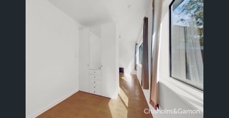 Charming 1-Bedroom Haven in Elwood - Photo 2