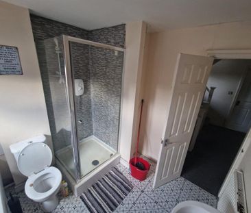 1 bedroom house of multiple occupation to rent - Photo 6