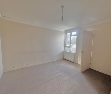 2 bedroom semi-detached house to rent - Photo 6