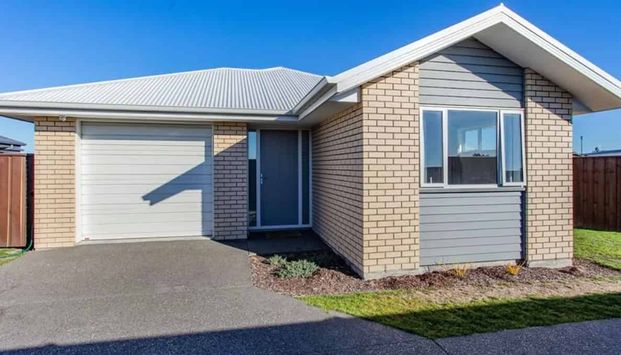 Standalone Two Bedroom Home - Photo 1