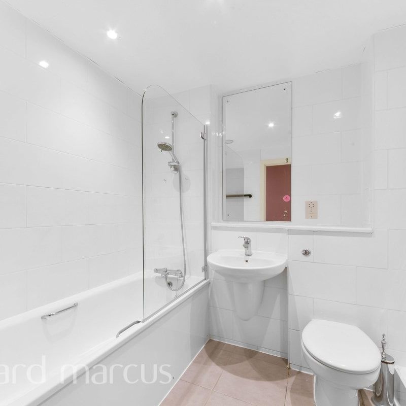 Talbot Close - Photo 1