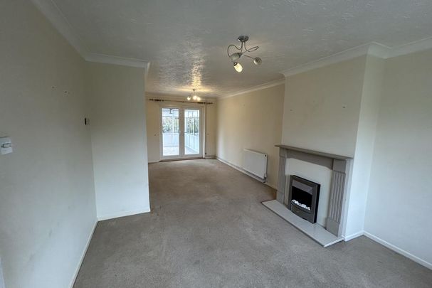 3 bedroom semi-detached house to rent - Photo 1