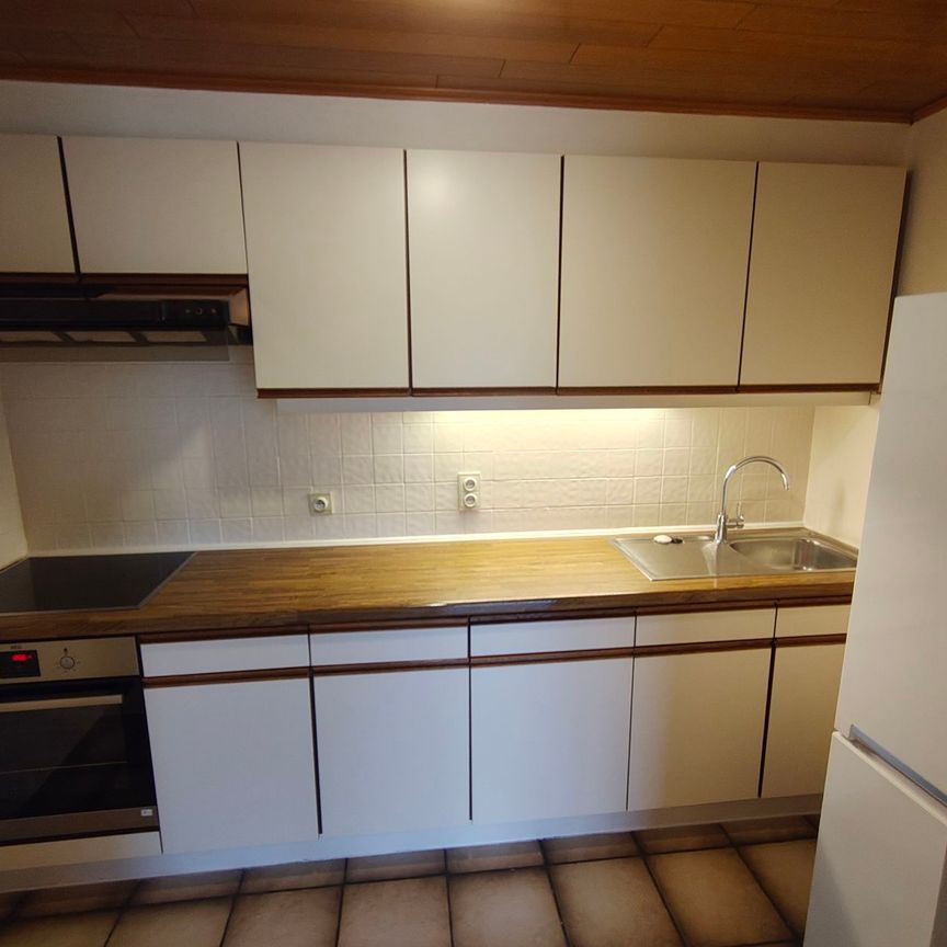 2 slaapkamer appartement nabij het centrum van Ninove. - Photo 1