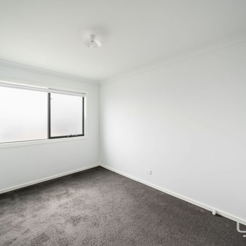 The Perfect Townhouse! - Photo 1