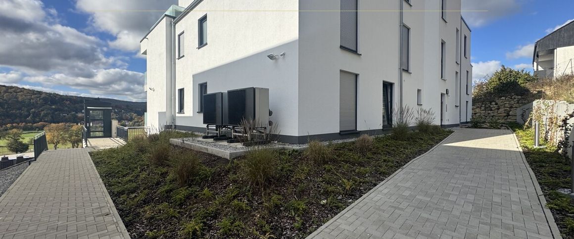 ! Aktionspreis ! Neubau- Erstbezug: Traumhafte Wohnung im 1. OG mit Weitblick! - Photo 1