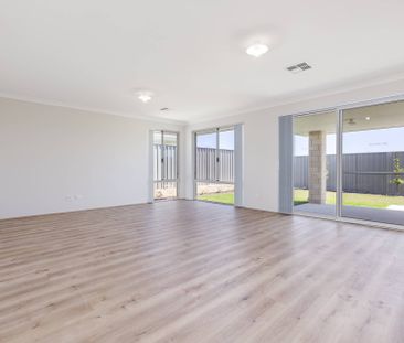 Stylish Comfort Near the Coast - Photo 2