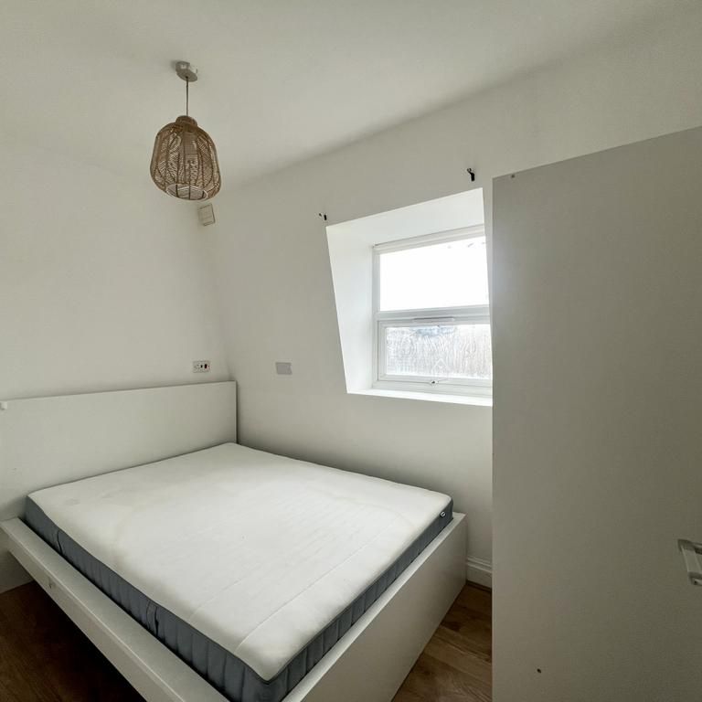 3 bedroom flat to rent - Photo 1