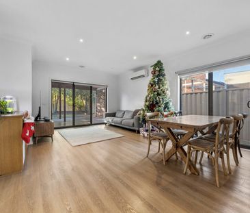 Comfortable Single-Level Living in a Prime Caroline Springs Location - Photo 1