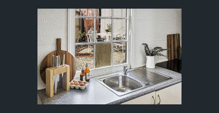 Heritage c.1840 Whaler’s cottage - Photo 5