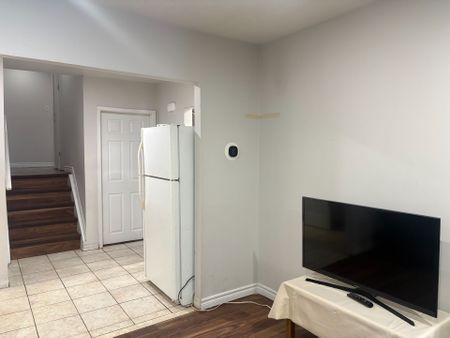 For Lease - 3670 Crabtree Crescent, Mississauga, Ontario - Photo 2