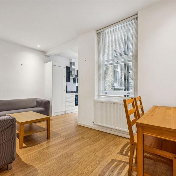 3 bedroom flat to rent - Photo 1