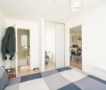 1 bedroom Apartment to rent - Photo 3