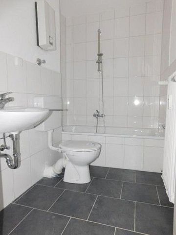 Wir renovieren für Sie... schöne 3-Zimmerwohnung mit Balkon - Photo 3