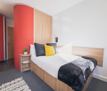 1 bedroom in a flat share to rent - Photo 3