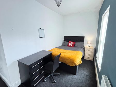 Grosvenor Road, Liverpool - Photo 4