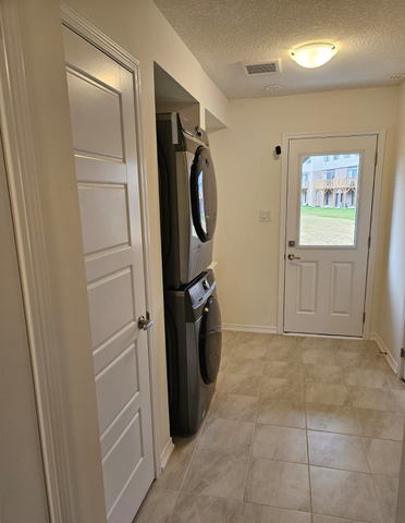 For Lease - 59 Bellhouse Avenue, Brantford, Ontario - Photo 2