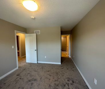 For Lease - 70 Thatcher Drive, Guelph, Ontario - Photo 3