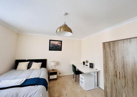 5 bedroom house of multiple occupation to rent - Photo 3