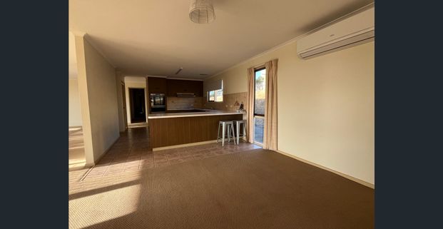 Portarlington Family Living with a View - Photo 1