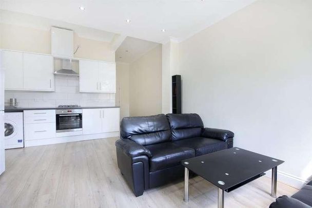 Freeland Road, W5 - Photo 1