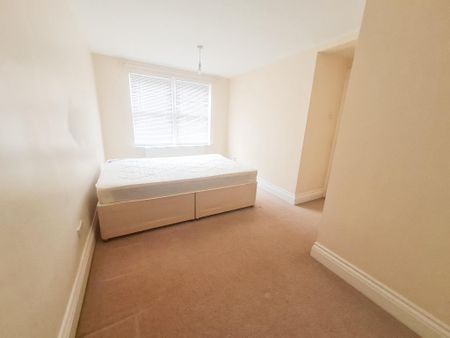 2 bedroom maisonette to rent - Photo 3