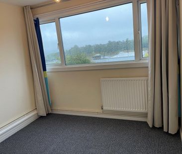 3 bedroom end of terrace house to rent - Photo 4