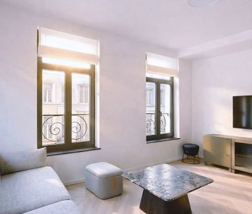 Appartement te huur in Elsene voor € 1.675 met 1 slaapkamer - Photo 2