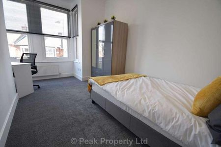 A Great Modern Room In A Houseshare - - West Road, Westcliff On Sea, SS0 - Photo 2