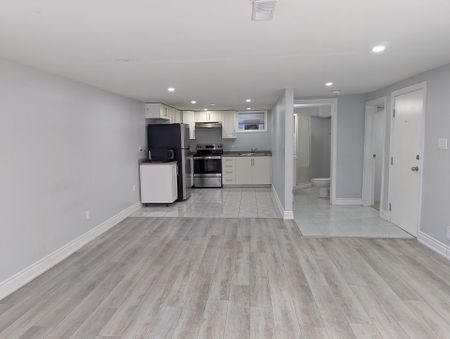 For Lease - 160 Mcmurchy Avenue, Brampton, Ontario - Photo 3
