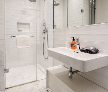 Apartment for rent, 2+kk - 1 bedroom, 63m - Photo 1