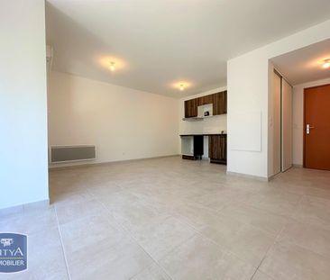 Location Appartement 2 pièces 47m² CAUMONT SUR DURANCE 84510 - Photo 1