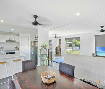 MODERN, LOW MAINTENANCE, FULLY AIR-CONDITIONED HOME - Photo 1