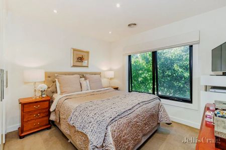 2 Bed, 1 Bath - Photo 3