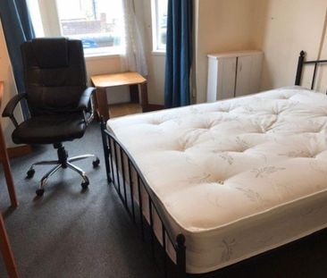 6 bedroom terraced house to rent - Photo 4