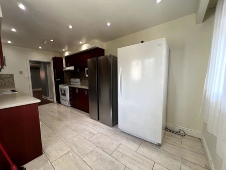 For Lease - 67 Hoover Crescent, Toronto, Ontario - Photo 4