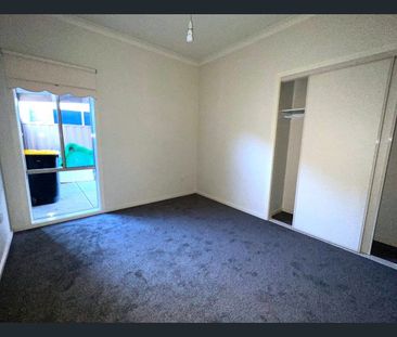 Cozy Cottage Home! - Photo 3