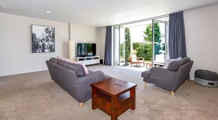 HALSWELL - FOUR BEDROOM HOME + PLUS STUDY, THREE BATHROOMS, HEAT PUMP, DOUBLE GARAGE - Photo 5