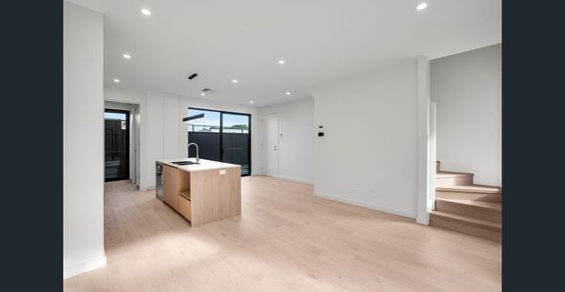 Modern Architectural Living in the Heart of Richmond - Photo 1