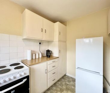 2 bedroom semi-detached bungalow to rent - Photo 1