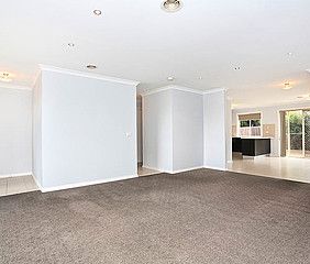 Large home with good looks! - Photo 1