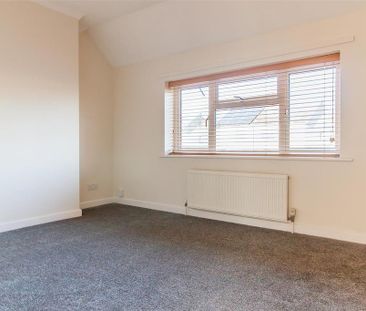 2 bedroom semi-detached house to rent - Photo 6