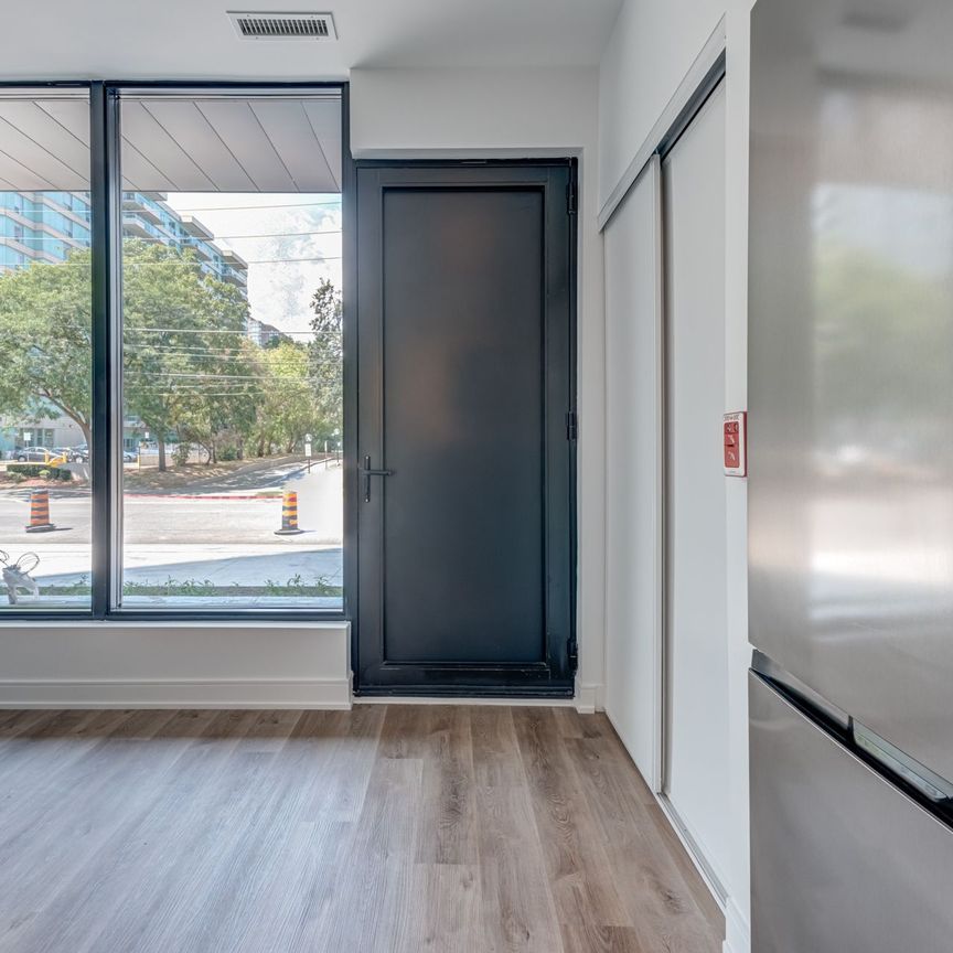 For Lease - 88 Agnes Street, Mississauga, Ontario - Photo 1