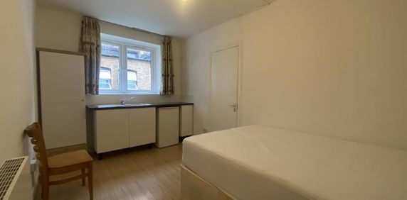 Studio to rent - Photo 2