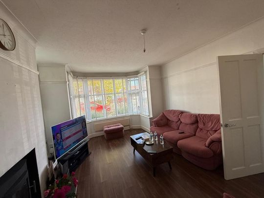 3 bedroom semi-detached house to rent - Photo 1