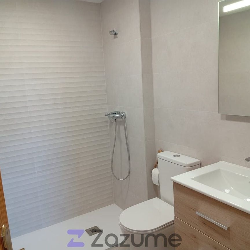 Piso de alquiler en Av. del Fabraquer, Playa Muchavista - Photo 1