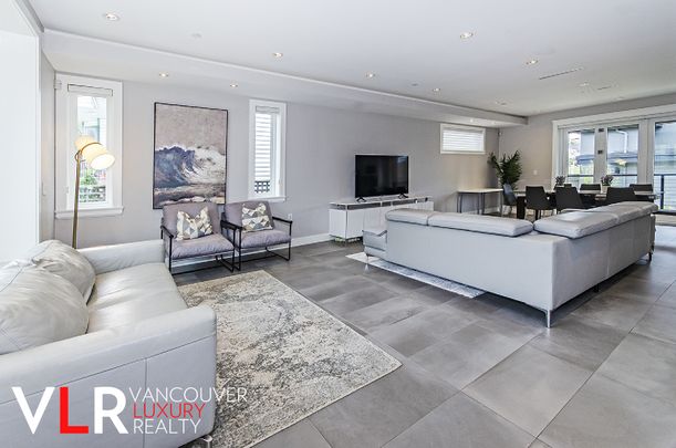 House in Vancouver East Side, BC - Photo 1