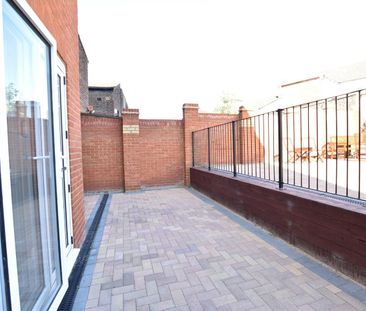 1 Bed Flat, Farley Hill, LU1 - Photo 6