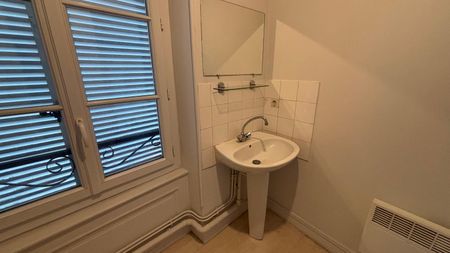 Location Appartement 2 pièces 46m² CLERMONT FERRAND 63000 - Photo 4