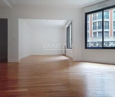 PARIS VIII - Appartement avec deux chambres - Rue Clément Marot - Photo 3